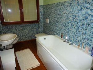 Villa Dalmazia : Bathroom with tube