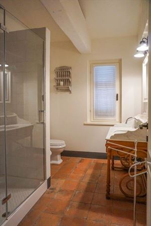 Villa di Fascino : Bathroom with shower
