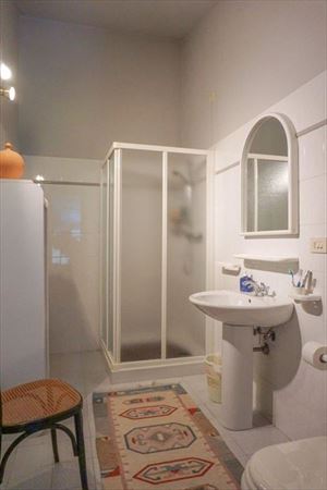 Villa Pietra Serena : Bathroom with shower