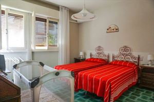 Villa Barbara : спальня с двумя кроватями
