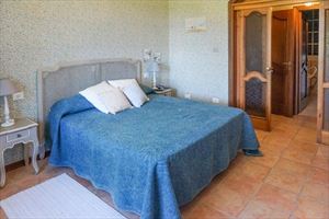 Villa  Principessa : спальня с двуспальной кроватью