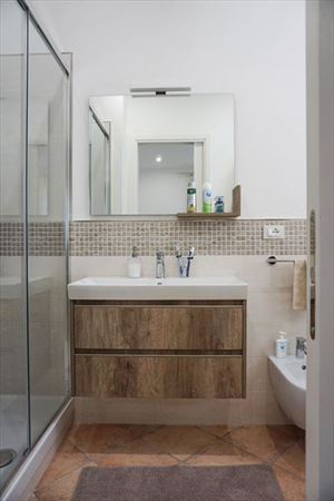 Villa Denise : Bathroom with shower