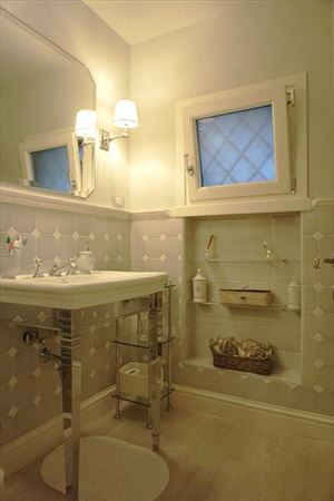 Villa Zaffiro : Bathroom