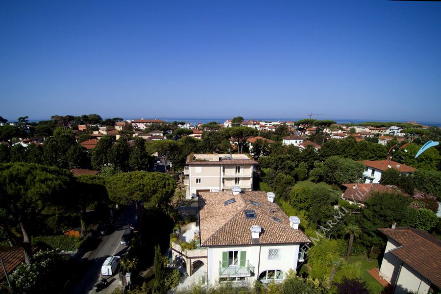 Luxe Villa  2  detached villa to rent Forte dei Marmi