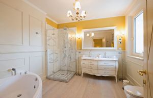 Villa Luxe 2  : Bathroom with tube