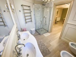 Villa Luxe 2  : Bathroom with shower