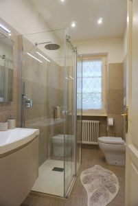 Villa Zora : Bathroom with shower