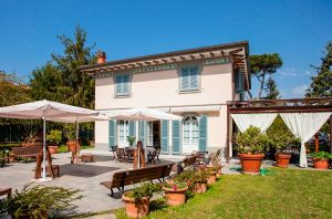 Villa Nancy : detached villa to rent and for sale Roma Imperiale Forte dei Marmi