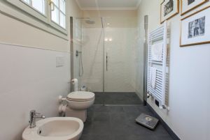 Villa Nancy : Bathroom with shower