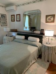 Villa Gemma : спальня с двуспальной кроватью