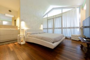 Villa Sonetto : спальня с двуспальной кроватью
