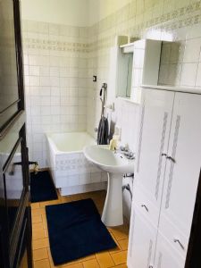 Villa Nike : Ванная комната с ванной