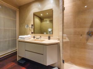 Villa Patrizia : Bathroom with shower