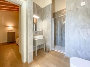 Villa Picasso : Bathroom with shower