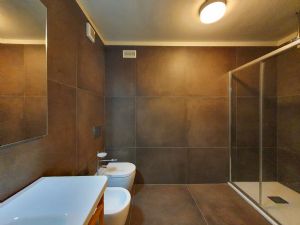 Villa Modigliani : Bathroom with shower