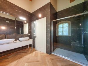 Villa Bernini : Bathroom with shower