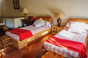 Villa Capannina   : спальня с двумя кроватями
