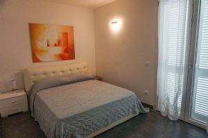 Villa Holiday : спальня с двуспальной кроватью