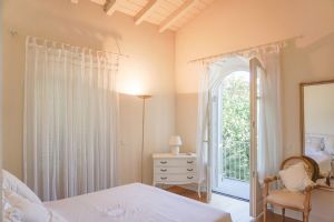 Villa Ostras : спальня с двуспальной кроватью