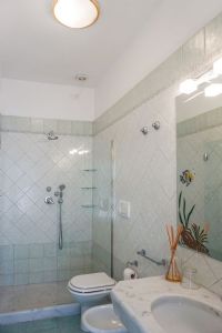 Villa Michael : Bathroom with shower