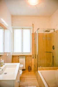 Villa Michael : Ванная комната с ванной