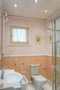 Appartamento Classico : Ванная комната с душем