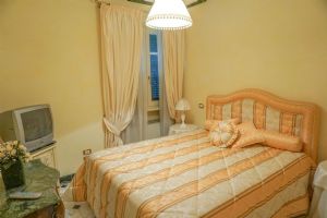 Appartamento dei Signori : спальня с двуспальной кроватью