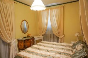 Appartamento Pontile : спальня с двуспальной кроватью