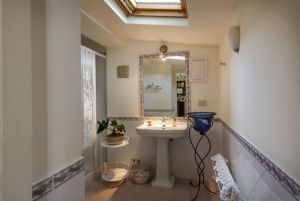 Villa Colletto Camaiore  : Bathroom