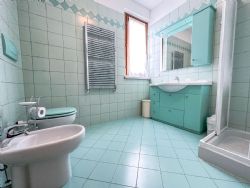 Appartamento Fiori : Bagno con doccia