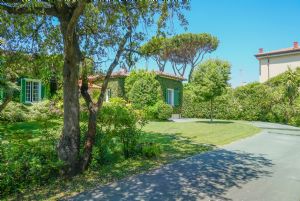 Villa Meraviglia : Outside view