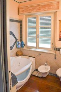 Villa Arabesca : Ванная комната с ванной
