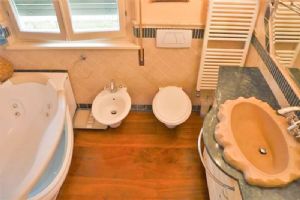 Villa Arabesca : Ванная комната с ванной