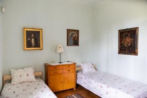 Villa Massaciuccoli : спальня с двумя кроватями