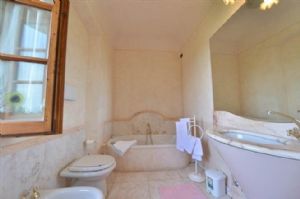 Villa Chiantigiana : Bathroom