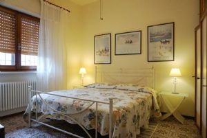 Villa Sonia : спальня с двуспальной кроватью