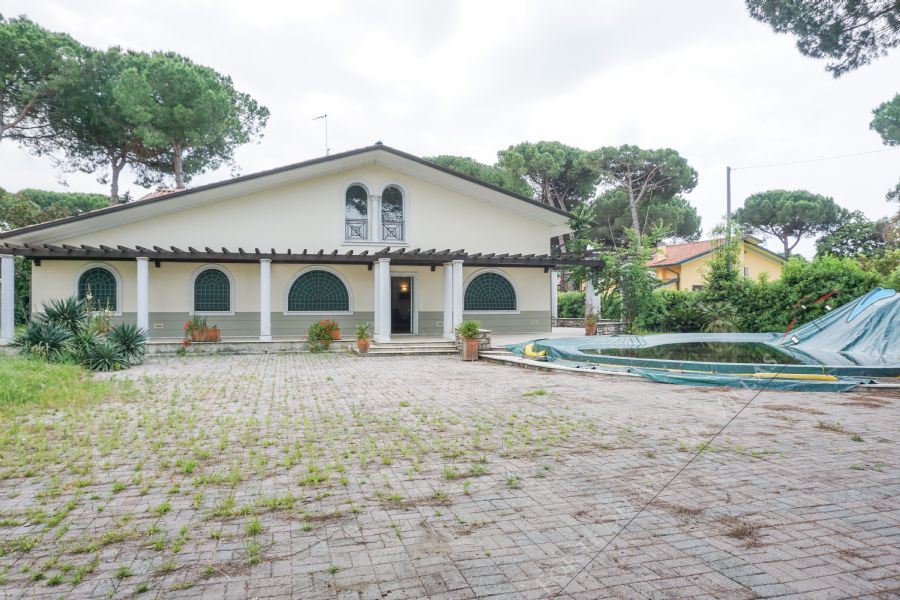 Villa Edhil - Detached villa For Sale Cinquale