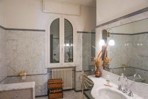 Villa Edhil : Ванная комната с душем