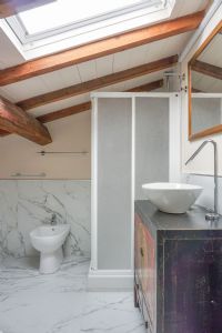 Trilocale Gioiellino : Ванная комната с душем
