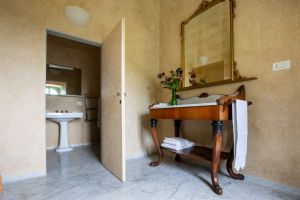 Borgo Lucchese : Inside view