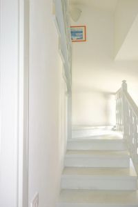 Villa Margot : лестница с деревянным покрытием