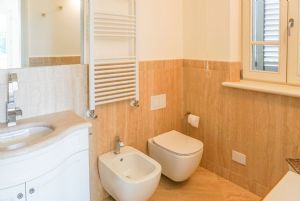 Villa Chanel : Bathroom with tube