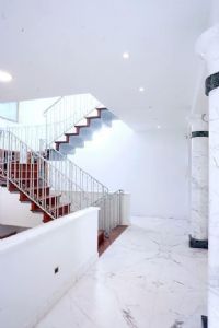 Villa Deco : мраморная лестница 