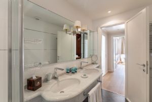 Appartamento Oasi : Ванная комната с душем