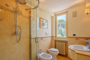 Villa Selene : Bathroom with shower