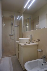 Villetta Miraggio : Ванная комната с душем