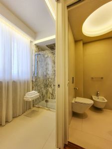 Villa Luce : Bagno con doccia