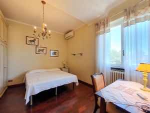Villa Claudio  : спальня с двуспальной кроватью