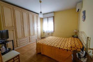 Villetta Romina : спальня с двуспальной кроватью