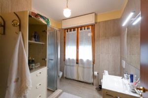 Villetta Romina : Ванная комната с душем